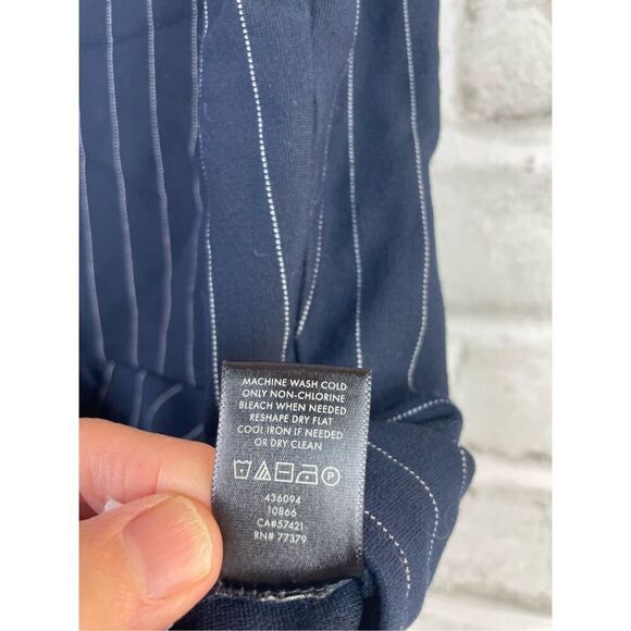 Ann Taylor 2 Piece Suit Size 12 Navy Pin Stripe - Picture 6 of 8